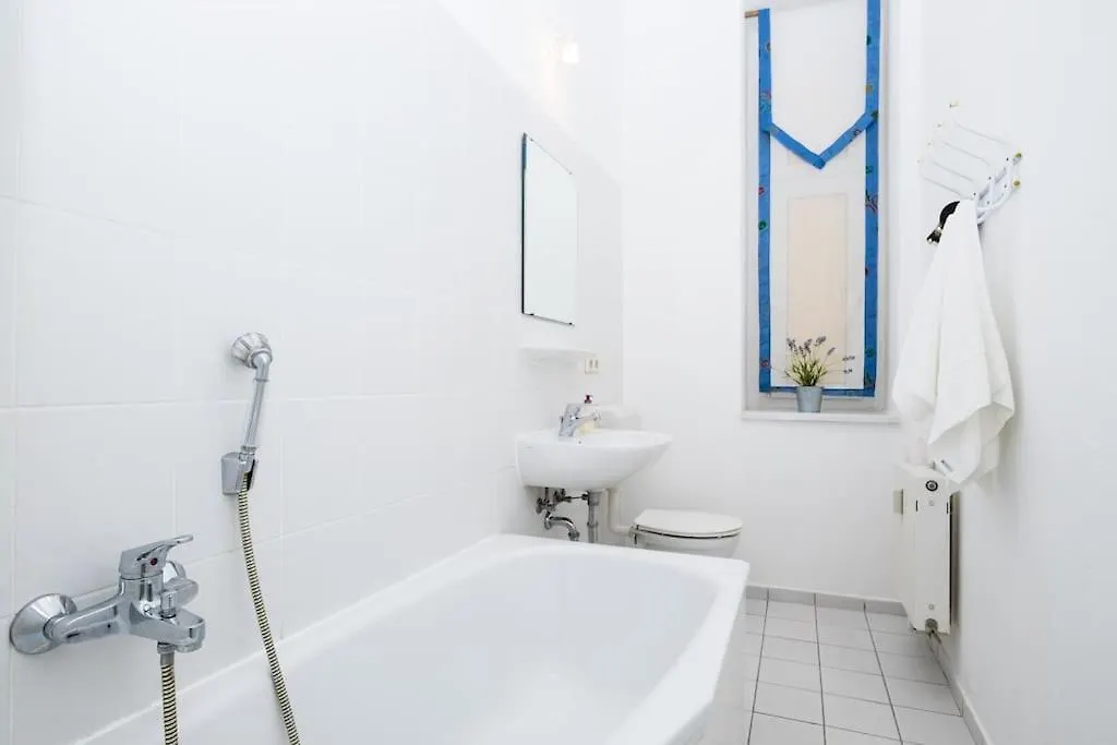 Comfortable 2-Room Apartment For Rest & Work P-Berg Berlín