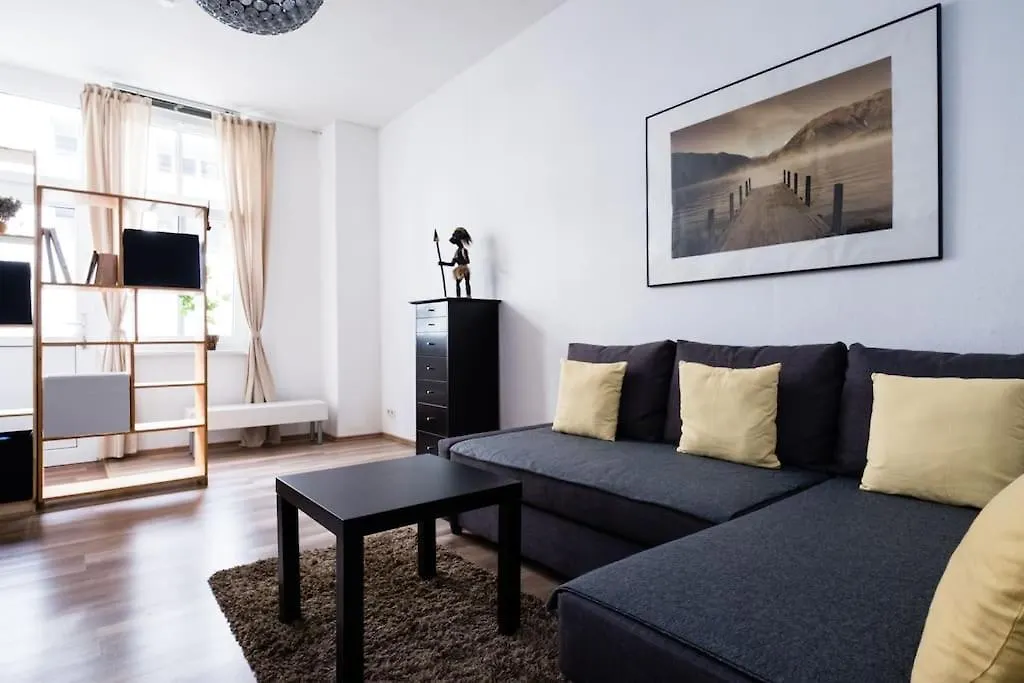 Comfortable 2-Room Apartment For Rest & Work P-Berg Berlín